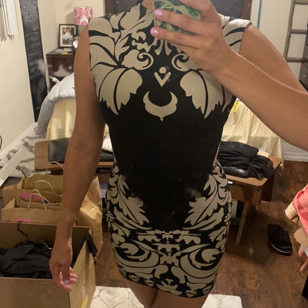 No tag mini Black with Ivory design dress